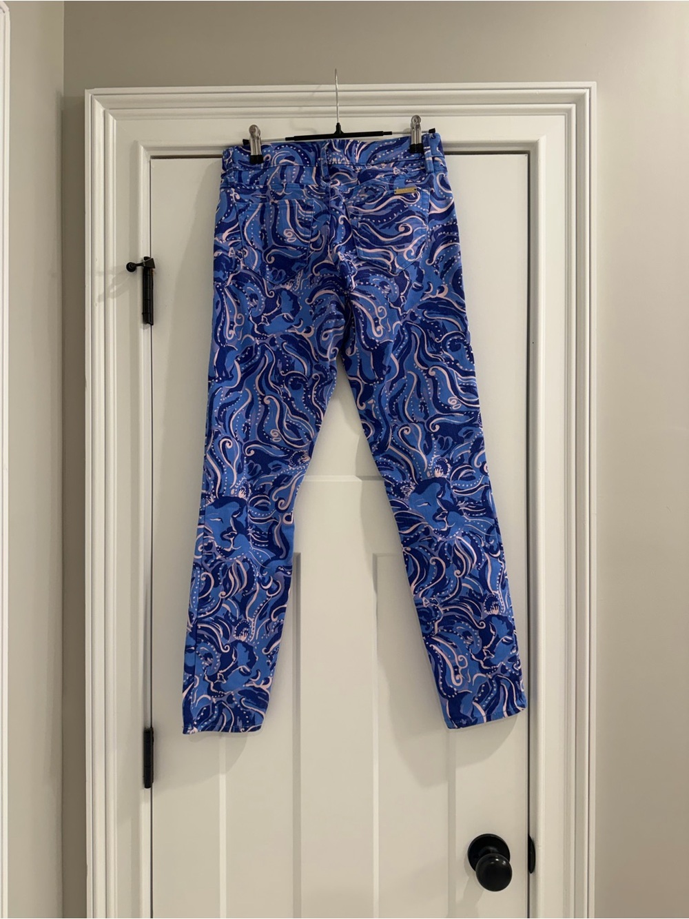 Lilly Pulitzer Blue Paisley Skinny Jeans Coastal Blue Whispurr size 2 - Picture 5 of 6